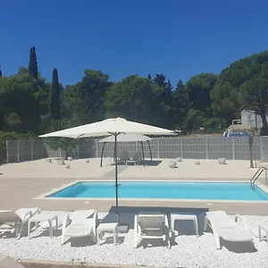 Grey Pearl With Free Ev Ch-station Apartment Valbandon